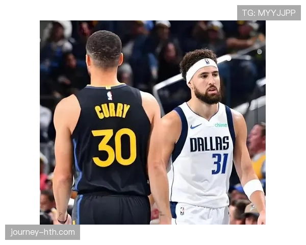 乔丹·汤普森这生活走得还挺奢侈，光鞋子就能撑起一柜子衣橱了吧？